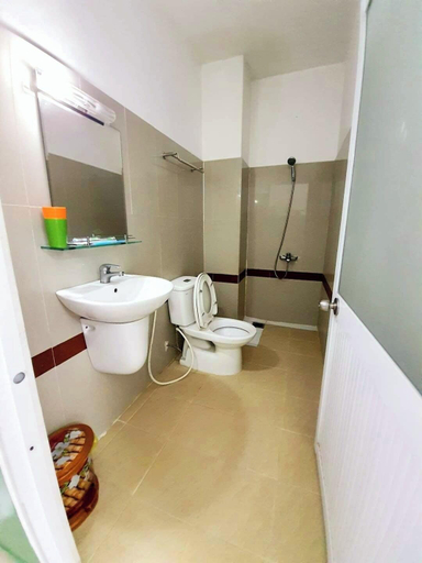 Bathroom 3, Anh Thu Hotel, District 11