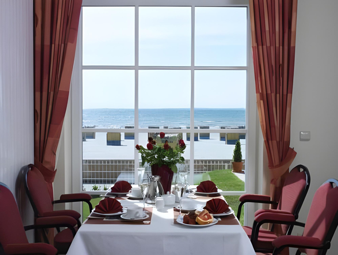 Others 4, Strandhotel, Ostholstein