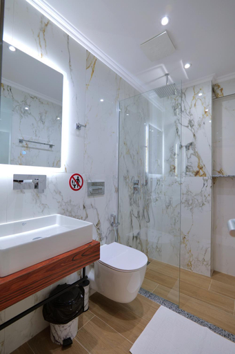 Bathroom 3, ADORA's VIEW HOTEL, Sarandës