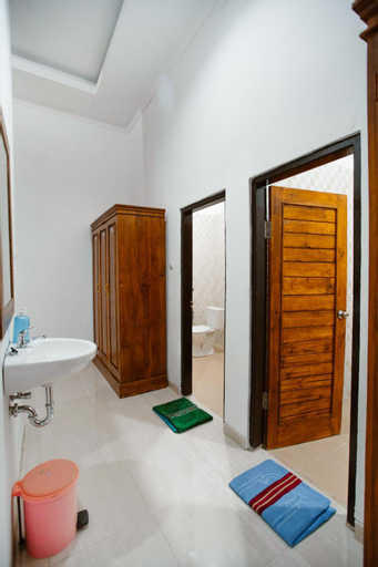 Bathroom 8