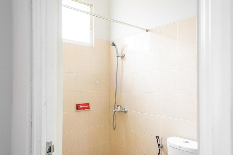 Bathroom 10