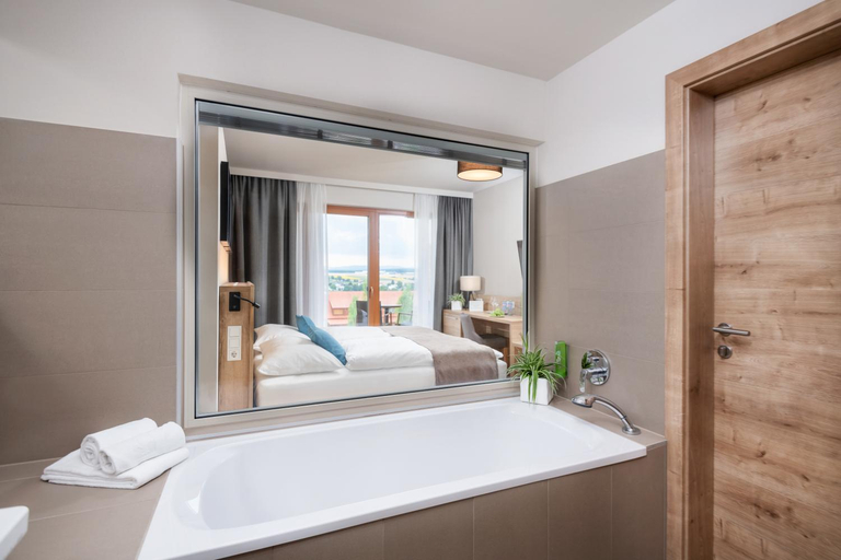 Bathroom 3, Jufa Hotel Neutal Landerlebnis, Oberpullendorf