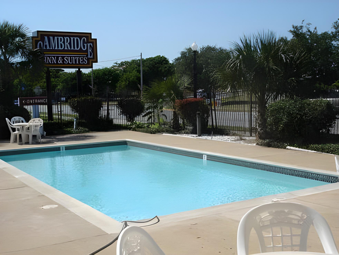 Swimming pool 4, Motel 6 Freeport, TX, Brazoria