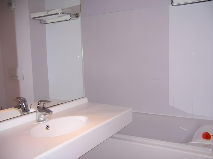 Bathroom 4, Artemis Hotel & Spa Bistro Coquet, Haute-Loire