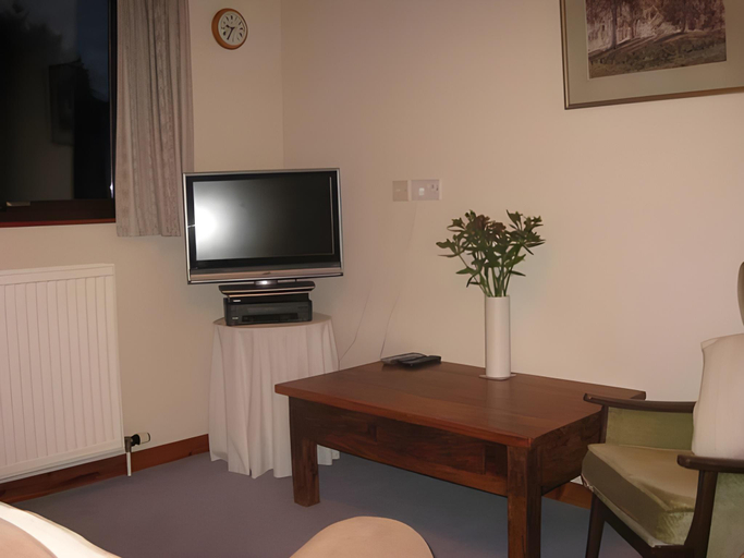 Others 5, Lochview House, Highland