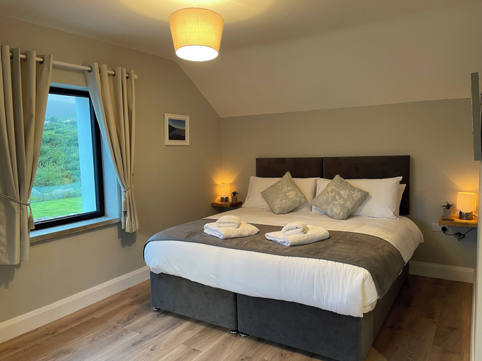 Bedroom 5, The Cé Hideout