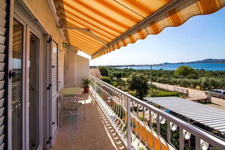 Others 5, Pansion Adria, Biograd na Moru