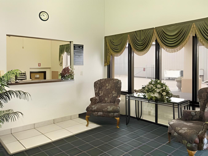 Public Area, Super 8 by Wyndham Eureka/Six Flags Nearby, Saint Louis