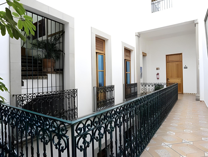 Exterior & Views