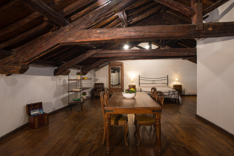Others 4, Residenze al Castello Apartments, Cagliari
