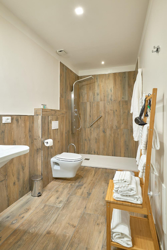 Bathroom 7