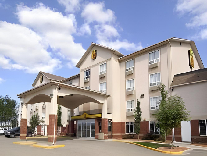 Exterior & Views 2, Super 8 by Wyndham High Level AB, Division No. 17