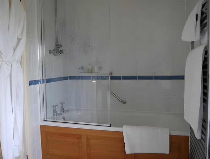 Bathroom 3, The Old Vicarage Dolfor, Powys