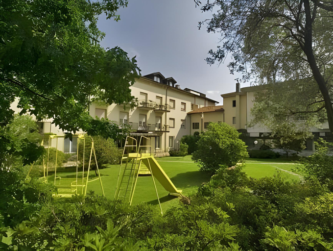Exterior 10