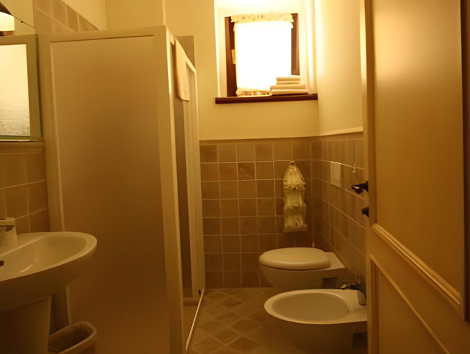 Bathroom 2, Rosa di Assisi, Perugia