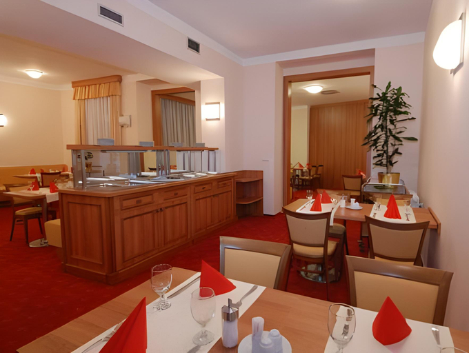 Food & Drinks 5, Hotel Grand, Hradec Králové