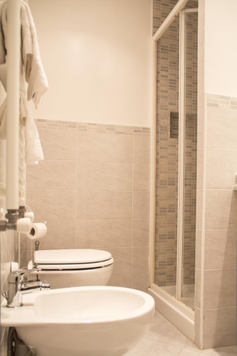 Others 5, La Torre Guest House, Roma