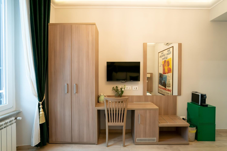 Others 3, Archi di Roma Guest House, Rome