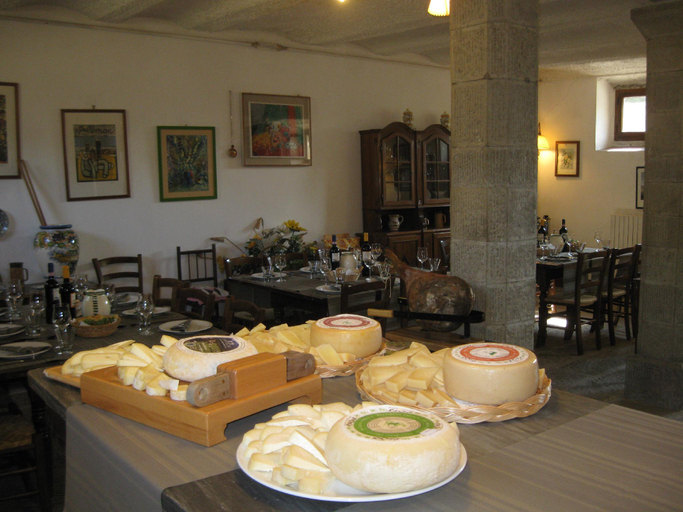 Food & Drinks, Nature and genuine hospitality, Arezzo