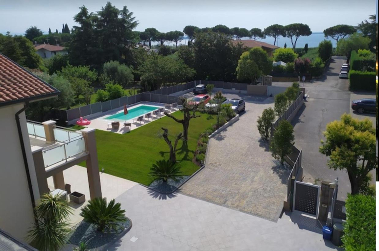 Others 5, Garda Bloom Holiday Apartments, Brescia