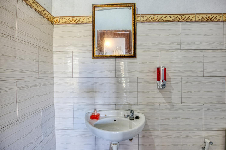 Bathroom 9