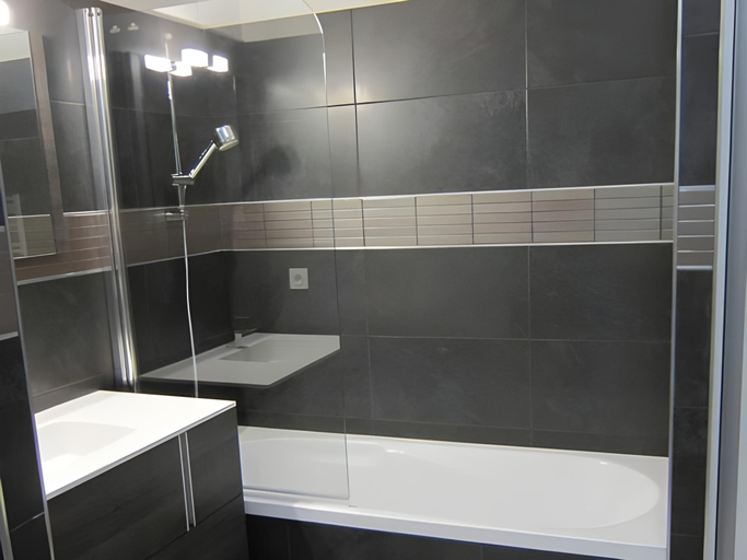 Bathroom 4, Lagrange Vacances Les Patios Eugénie, Pyrénées-Atlantiques
