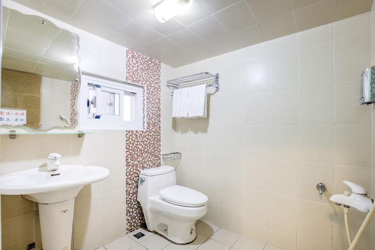 Bathroom 4, VILLAGE Bed & Breakfast, Pingtung