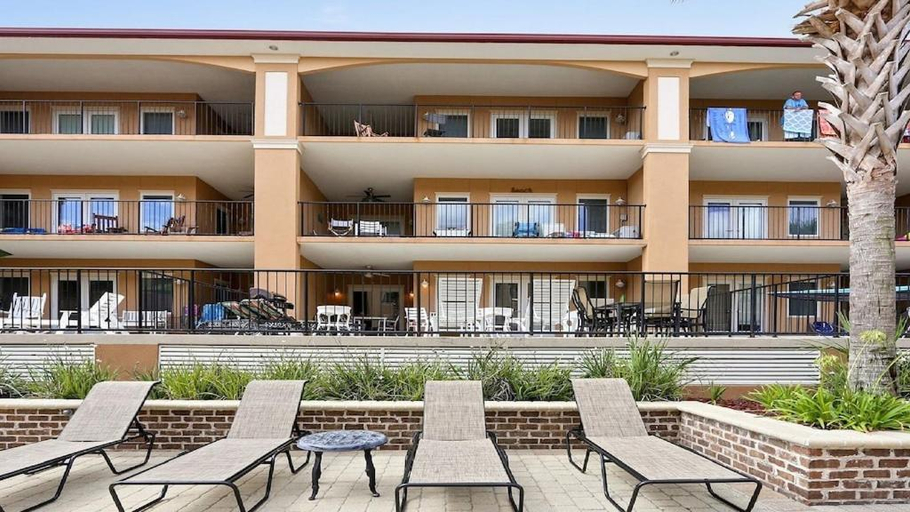 Unique 3BR, 1 of 5 Condos w/Huge Poolside Patio, Steps to Beach & Pier, Gated, Chatham