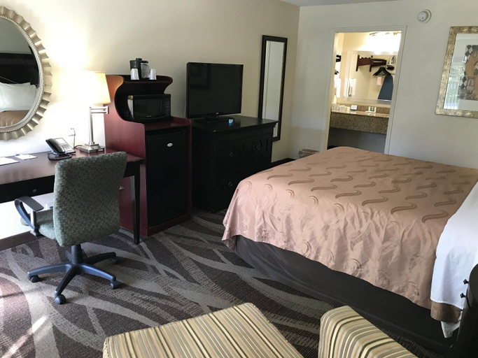 Bedroom 3, Quality Inn Windsor Mill - Baltimore, Baltimore