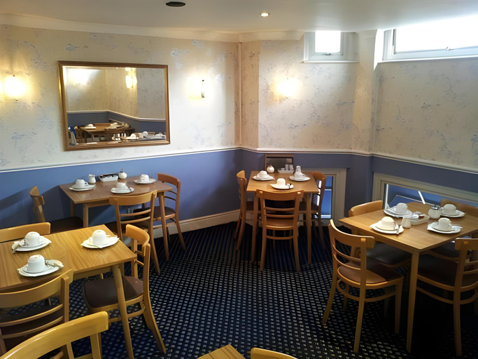 Food & Drinks 5, West Cromwell, London