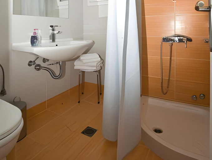 Bathroom 4, Flaskos suites, South Aegean
