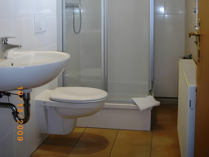 Bathroom 2, Rennsteighöhe Waldhotel, Ilm-Kreis