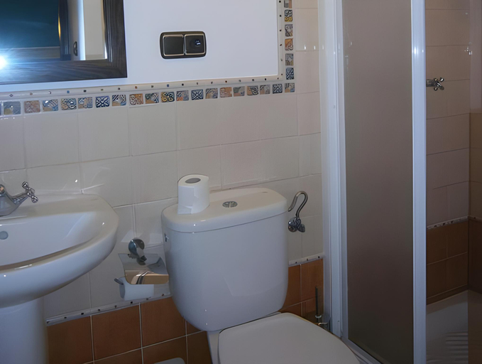 Bathroom 4, Hostal Don Joaquin, Málaga