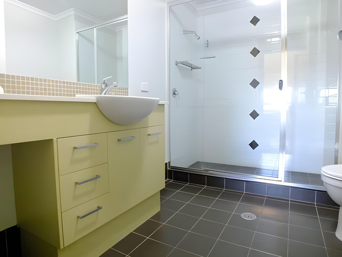 Bathroom 5, Pacific Marina Apartments, Coffs Harbour - Pt A