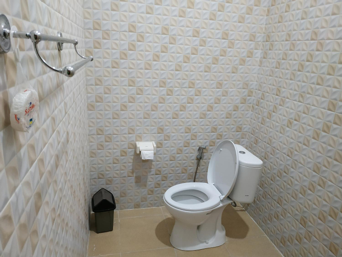 Bathroom 12