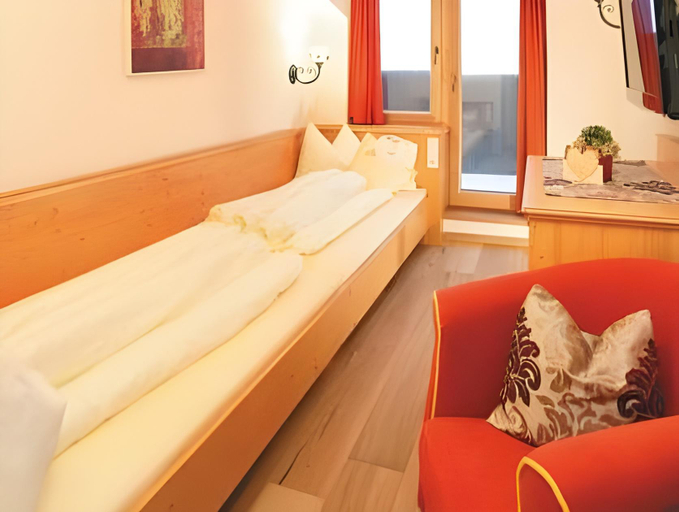 Bedroom 3, Hotel Sonne Ischgl, Landeck