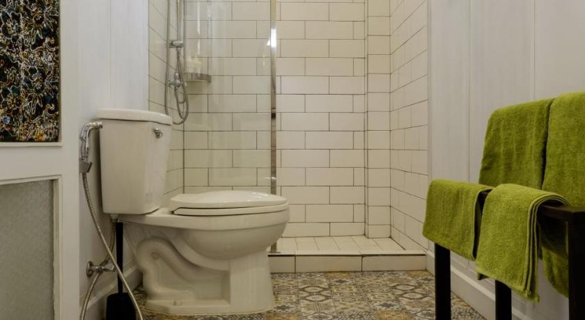 Bathroom 7
