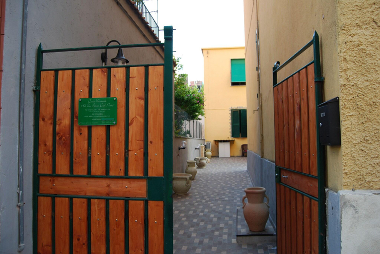 Exterior & Views 2, Guest House A Stone's Throw From The Port, Roma