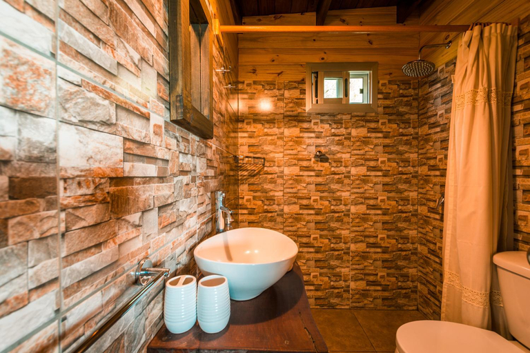Bathroom, Camino el Portal del Alma, n.a332