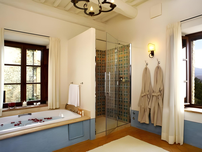 Bathroom 3, Castello Banfi, Siena