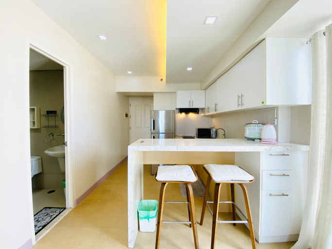 Dining Room 6