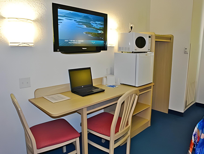 Others 4, PRAIRIE CREST MEDICINE HAT by IHG, Division No. 1