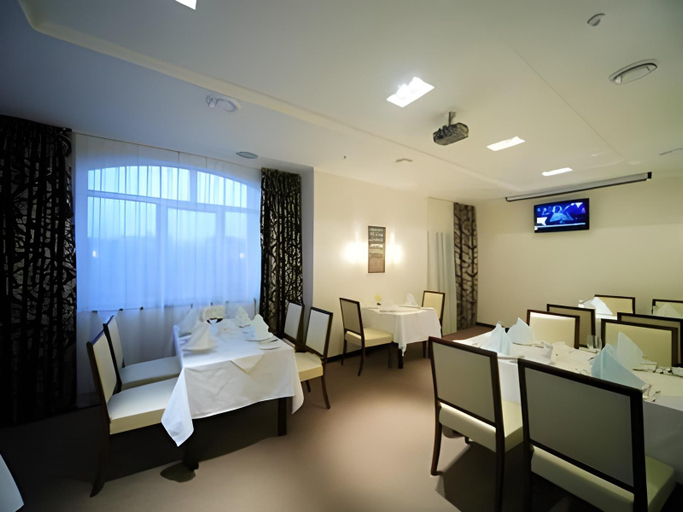 Food & Drinks 3, Viktoriya Hotel, Kyievo-Sviatoshyns'kyi