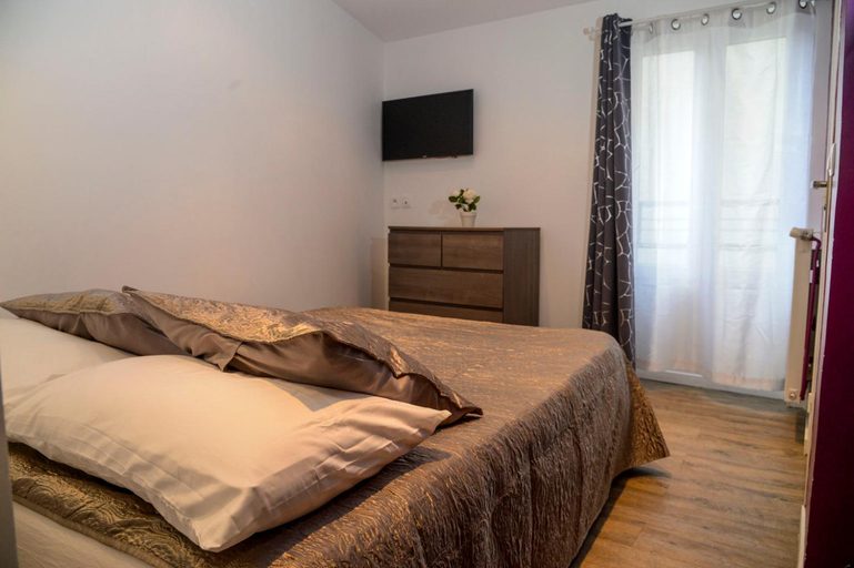 Others 4, HOTEL HOVI DE LA MAIRIE, Seine-Saint-Denis