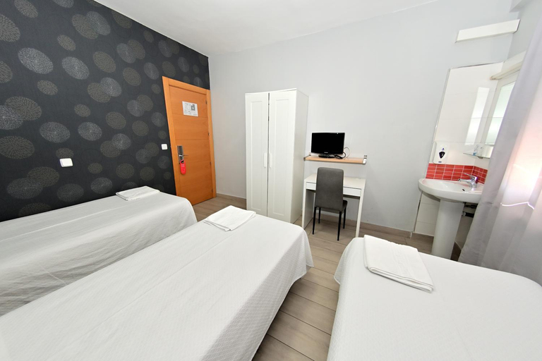 Bedroom 4, Hostal Falfes, Madrid