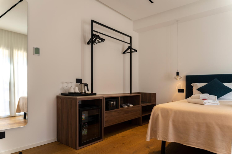 Others 4, Suites di Costanza, Palermo