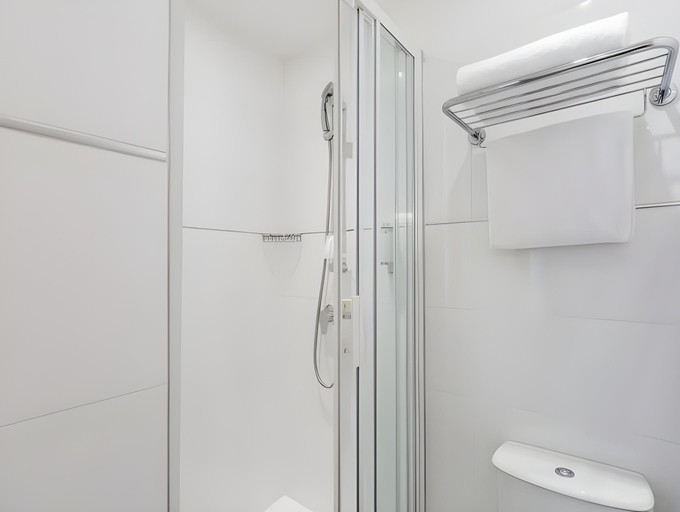 Bathroom 3, Hotel Bastille Secret, Paris