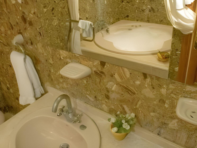 Bathroom 3, Island Village, Santa Cruz de Tenerife