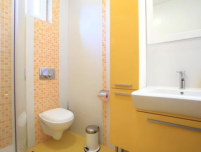 Bathroom 3, Velestovo Panorama House