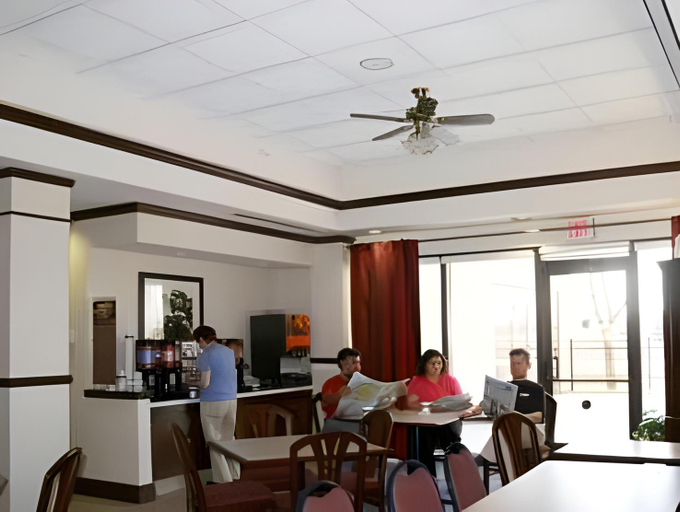 Food & Drinks 4, Hampton Inn Buffalo-South/I-90, Erie